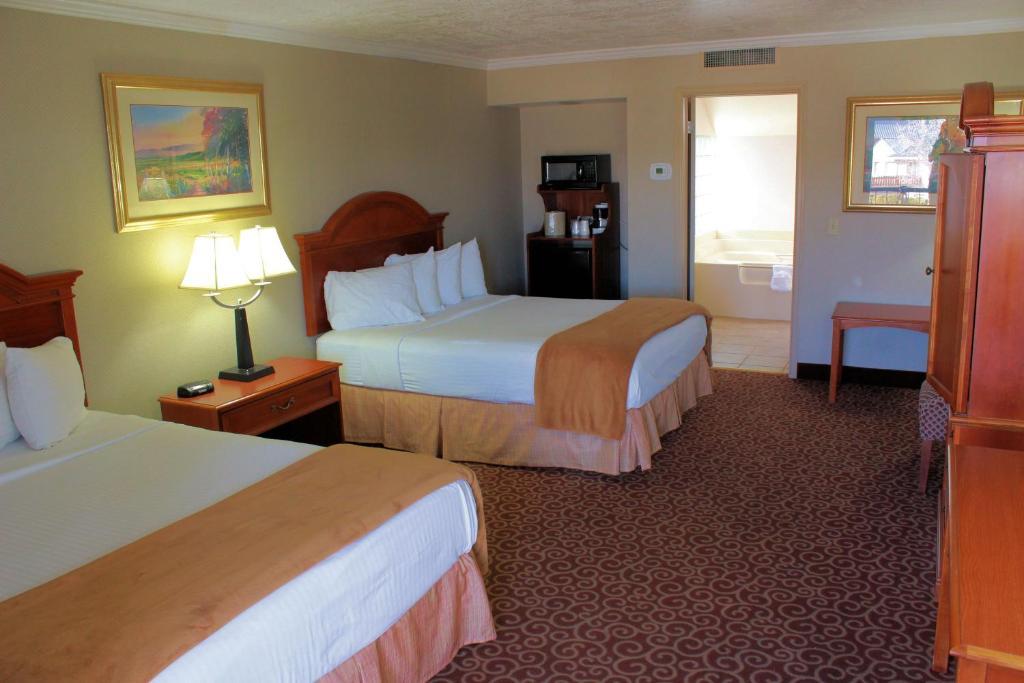 Red Arrow Inn & Suites, A Travelodge By Wyndham Montrose Habitación foto